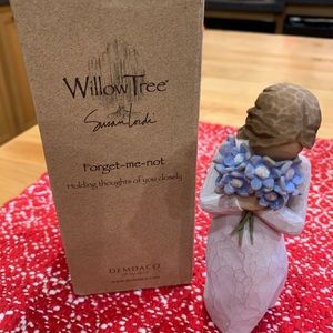 Willow Tree Forget-Me-Not figurine